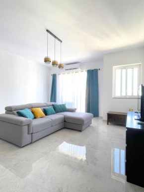 Apartment, Few Steps from Ghadira Bay